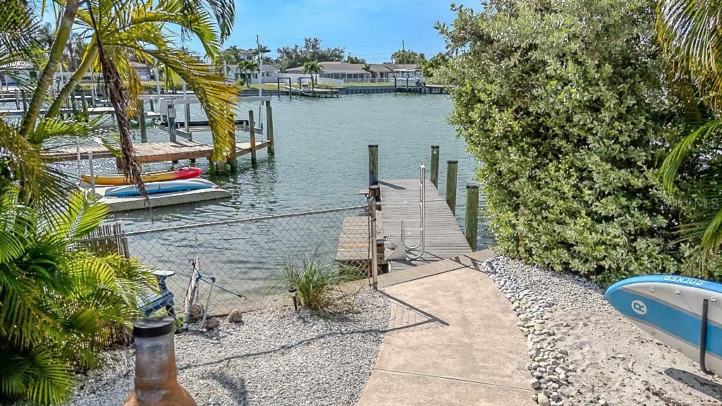 En Venta: $999,888 (4 camas, 3 baños, 2310 Pies cuadrados)