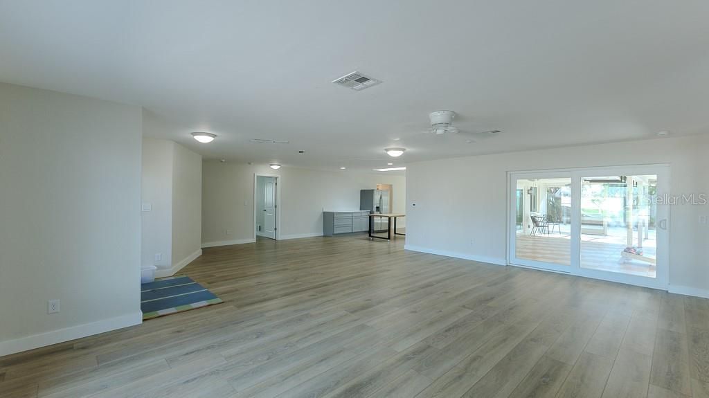 En Venta: $999,888 (4 camas, 3 baños, 2310 Pies cuadrados)