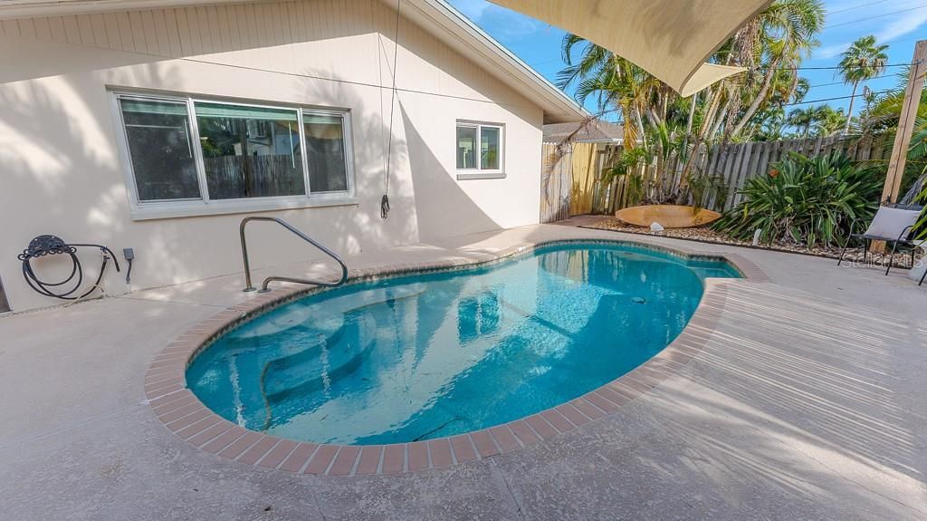 En Venta: $999,888 (4 camas, 3 baños, 2310 Pies cuadrados)