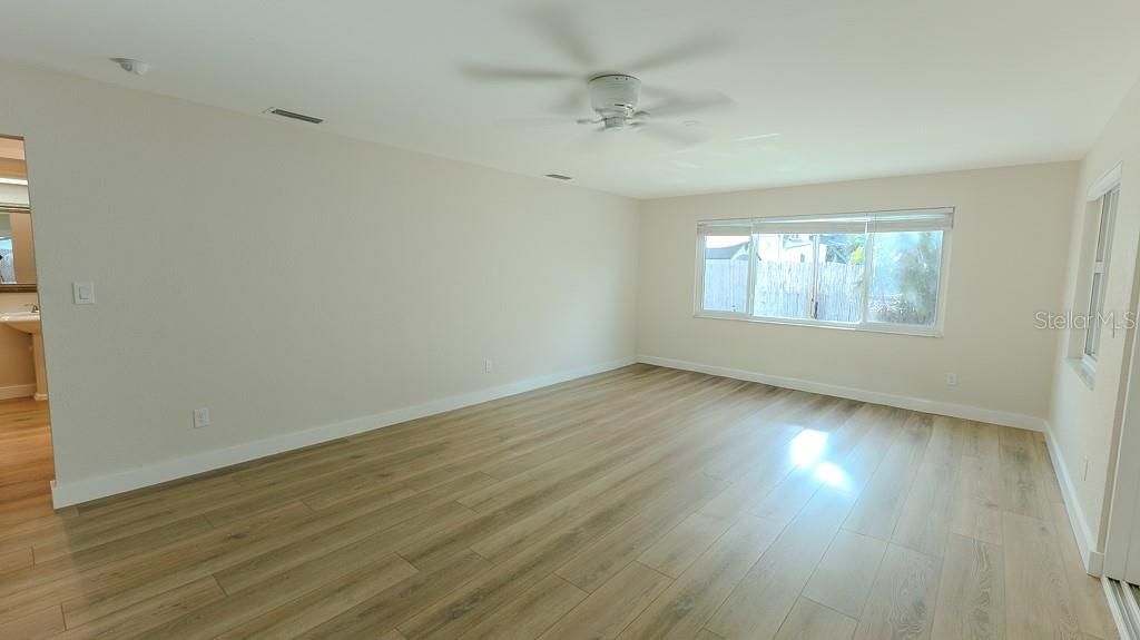 En Venta: $999,888 (4 camas, 3 baños, 2310 Pies cuadrados)