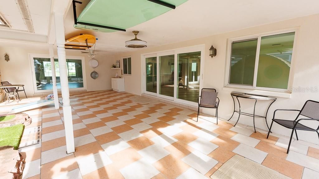 En Venta: $999,888 (4 camas, 3 baños, 2310 Pies cuadrados)