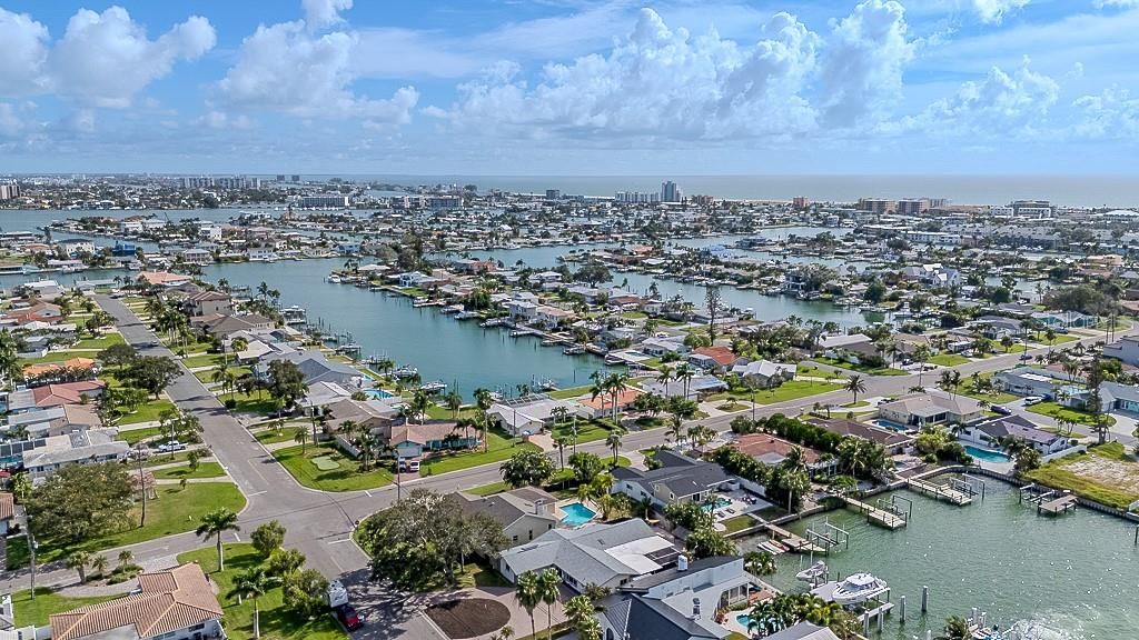 En Venta: $999,888 (4 camas, 3 baños, 2310 Pies cuadrados)