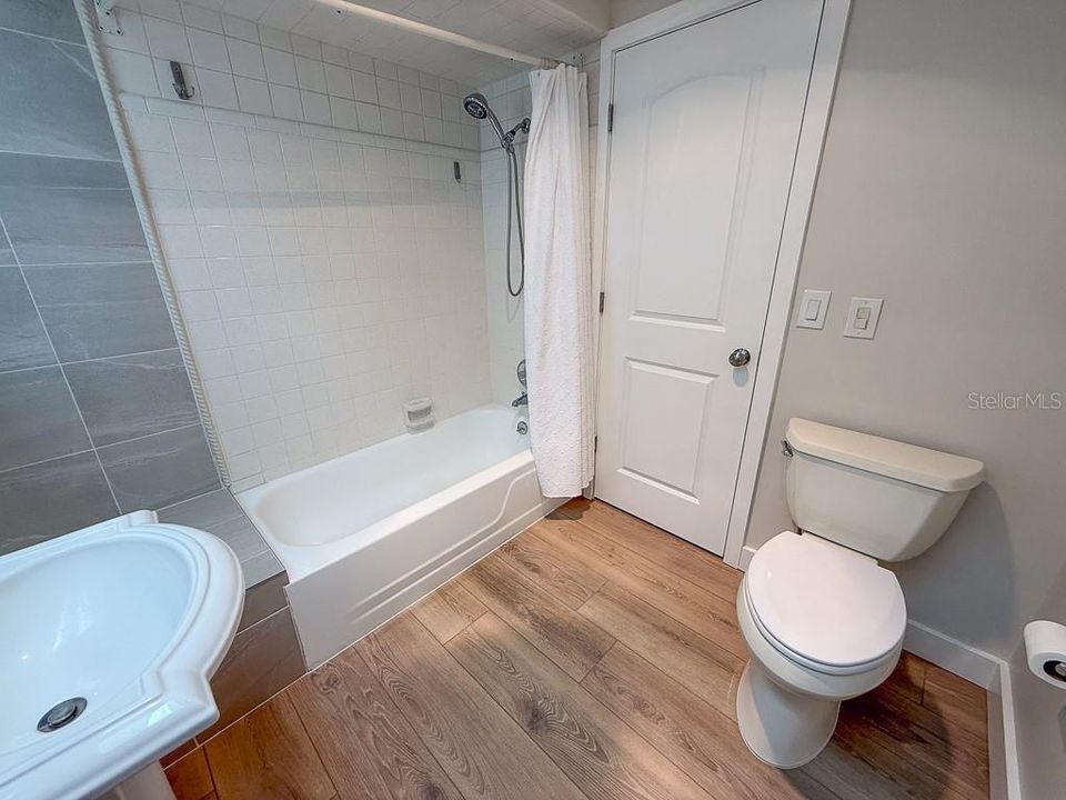 En Venta: $999,888 (4 camas, 3 baños, 2310 Pies cuadrados)