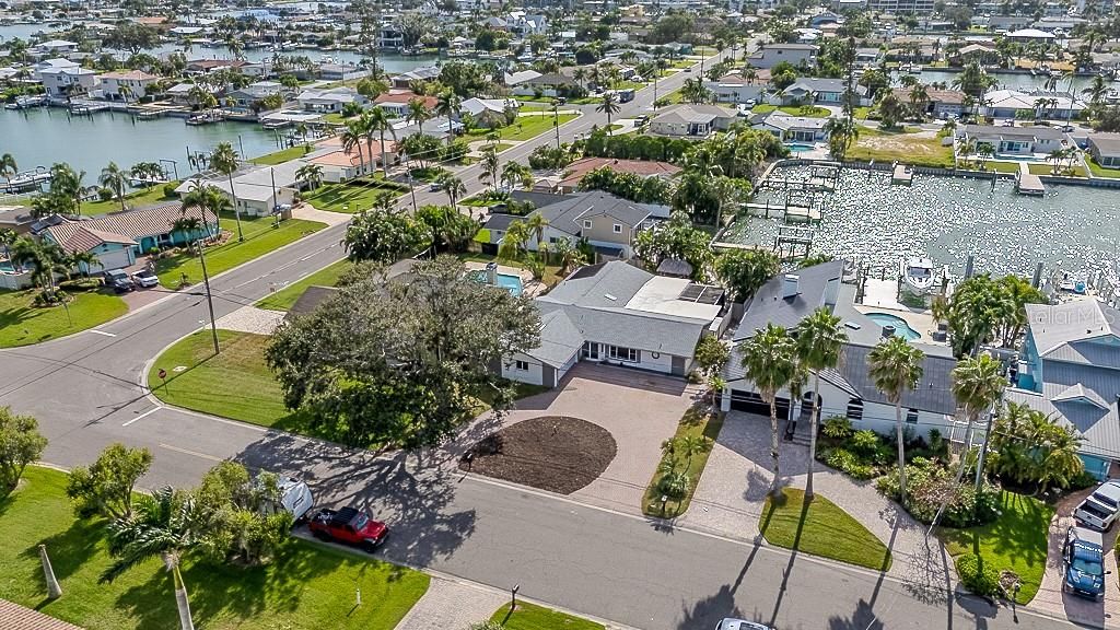 En Venta: $999,888 (4 camas, 3 baños, 2310 Pies cuadrados)