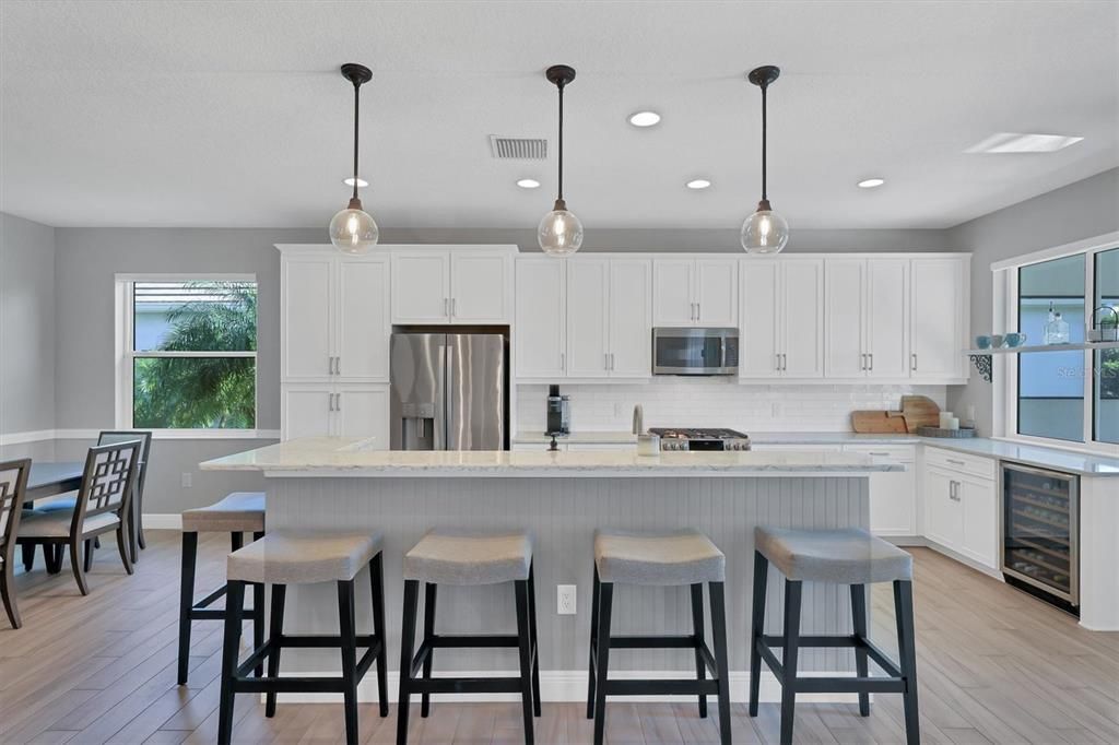 Под контрактом: $850,000 (3 спален, 2 ванн, 1876 Квадратных фут)