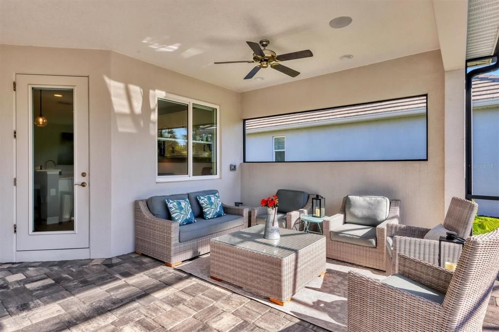 Под контрактом: $850,000 (3 спален, 2 ванн, 1876 Квадратных фут)