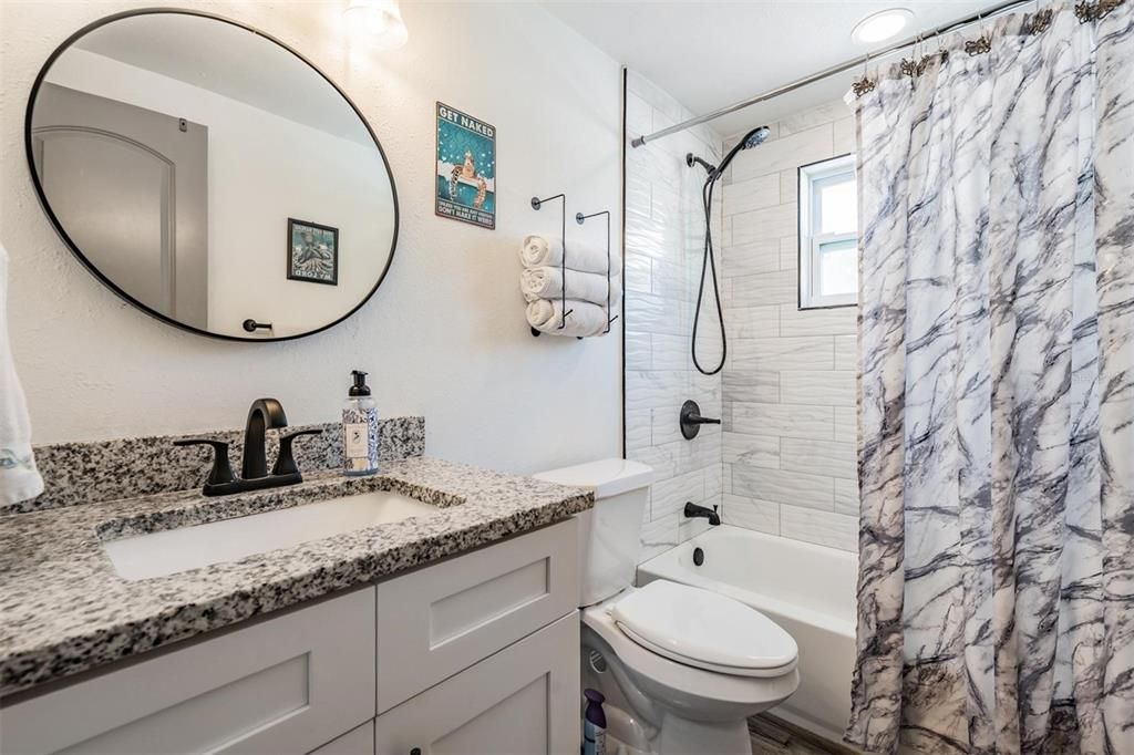 Под контрактом: $415,000 (4 спален, 2 ванн, 1352 Квадратных фут)