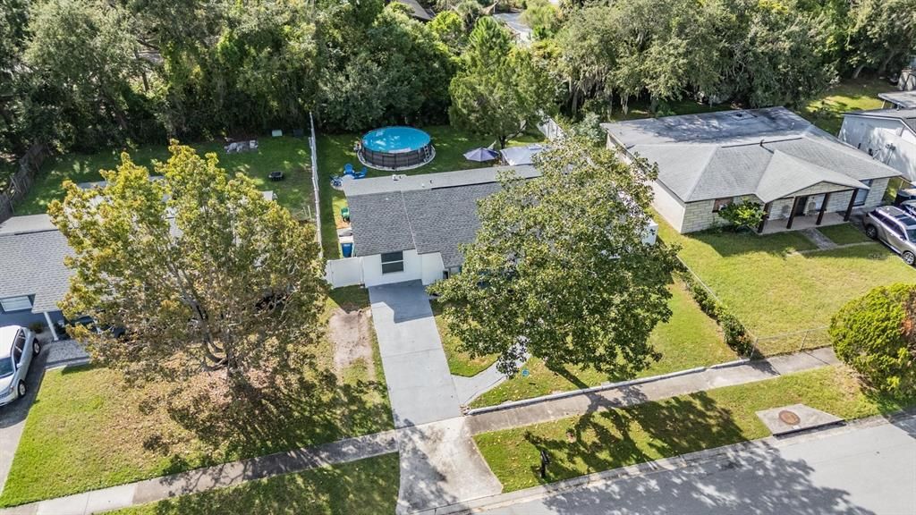 Под контрактом: $415,000 (4 спален, 2 ванн, 1352 Квадратных фут)