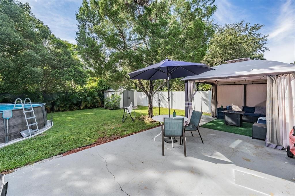 Под контрактом: $415,000 (4 спален, 2 ванн, 1352 Квадратных фут)