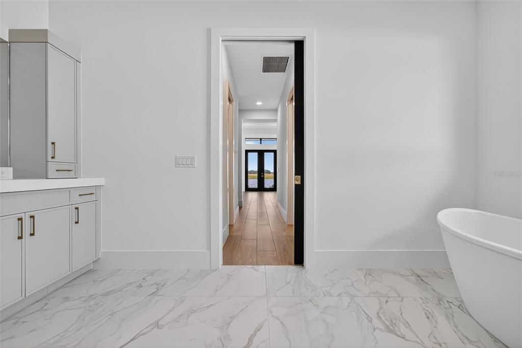 For Sale: $2,499,018 (4 beds, 4 baths, 3703 Square Feet)