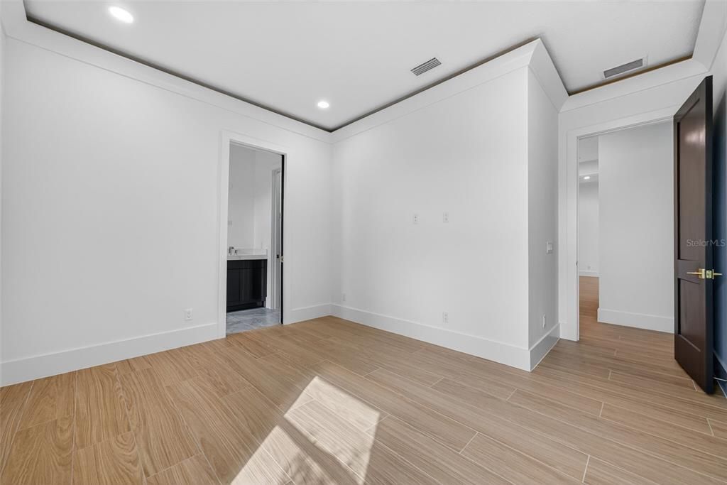 For Sale: $2,499,018 (4 beds, 4 baths, 3703 Square Feet)