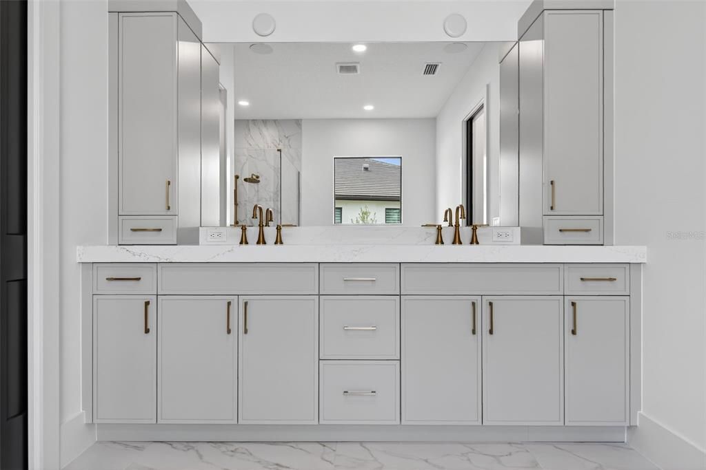 For Sale: $2,499,018 (4 beds, 4 baths, 3703 Square Feet)