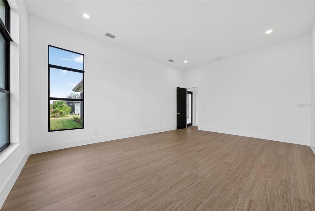 For Sale: $2,499,018 (4 beds, 4 baths, 3703 Square Feet)