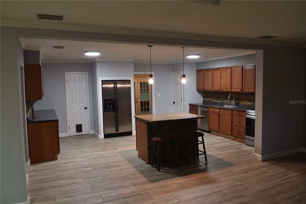 For Sale: $430,000 (3 beds, 2 baths, 2311 Square Feet)