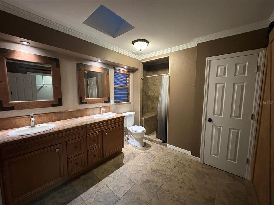 For Sale: $430,000 (3 beds, 2 baths, 2311 Square Feet)