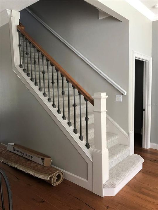 合同活跃: $1,680,000 (4 贝兹, 3 浴室, 3381 平方英尺)