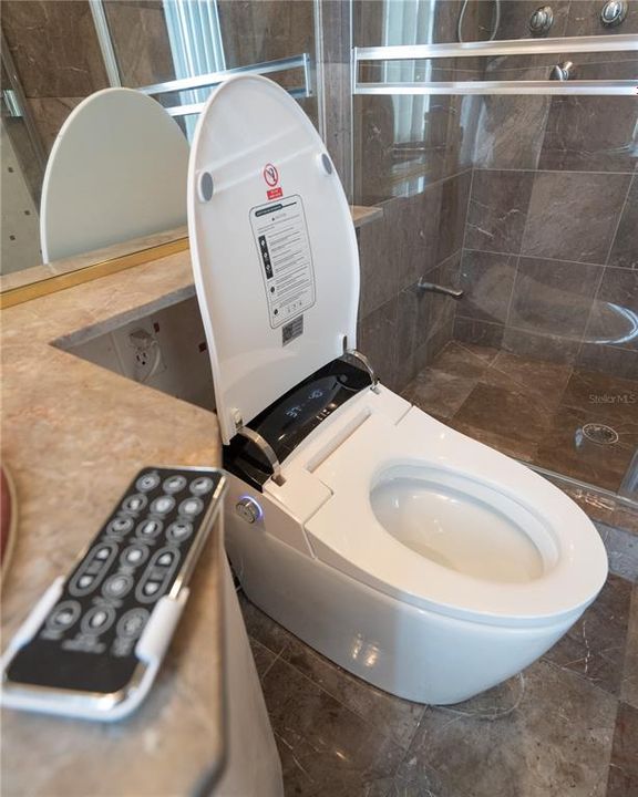 For Sale: $7,299,995 (6 beds, 6 baths, 5450 Square Feet)