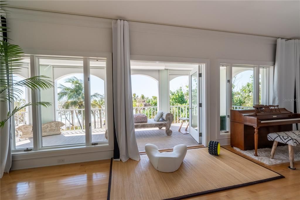 For Sale: $7,299,995 (6 beds, 6 baths, 5450 Square Feet)