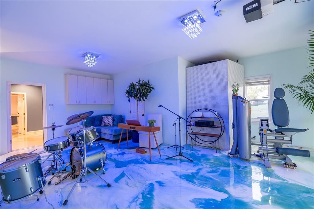 For Sale: $7,299,995 (6 beds, 6 baths, 5450 Square Feet)