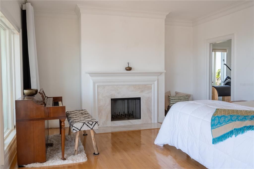 For Sale: $7,299,995 (6 beds, 6 baths, 5450 Square Feet)