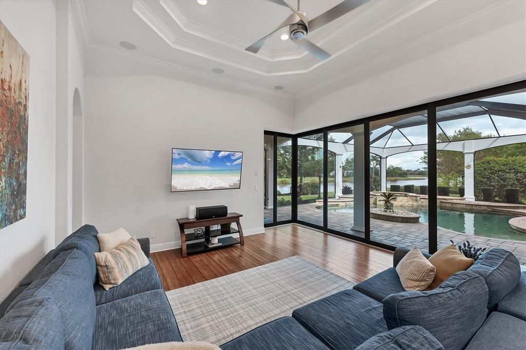 合同活跃: $2,650,000 (4 贝兹, 4 浴室, 4053 平方英尺)