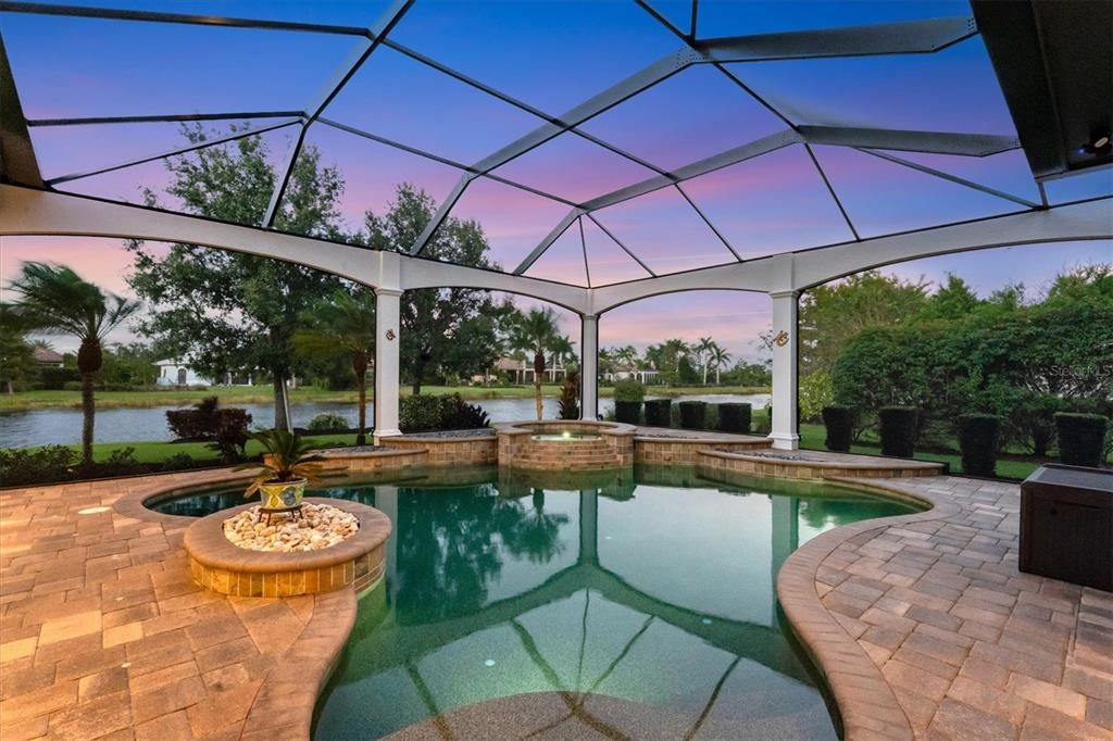 合同活跃: $2,650,000 (4 贝兹, 4 浴室, 4053 平方英尺)