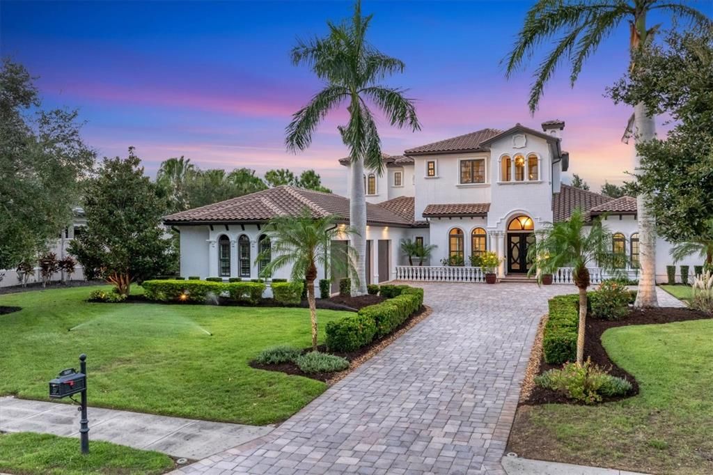 合同活跃: $2,650,000 (4 贝兹, 4 浴室, 4053 平方英尺)