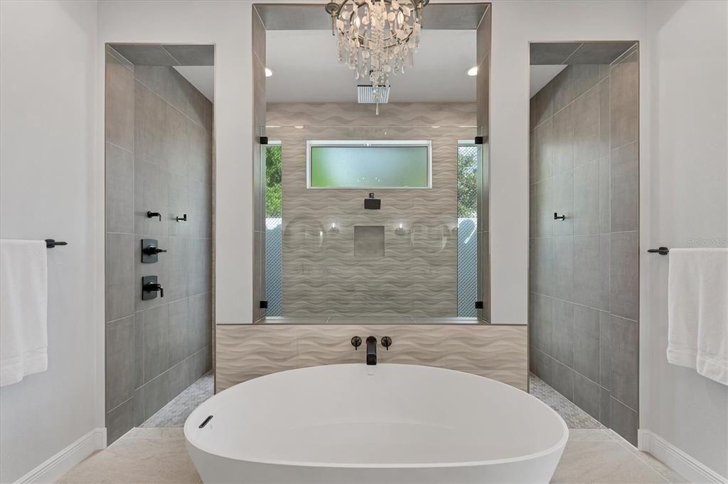 合同活跃: $2,650,000 (4 贝兹, 4 浴室, 4053 平方英尺)