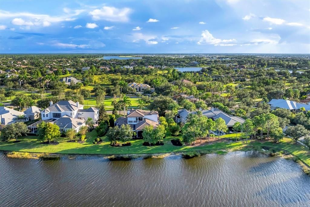 合同活跃: $2,650,000 (4 贝兹, 4 浴室, 4053 平方英尺)