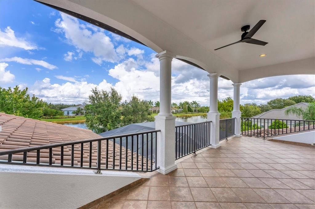 合同活跃: $2,650,000 (4 贝兹, 4 浴室, 4053 平方英尺)