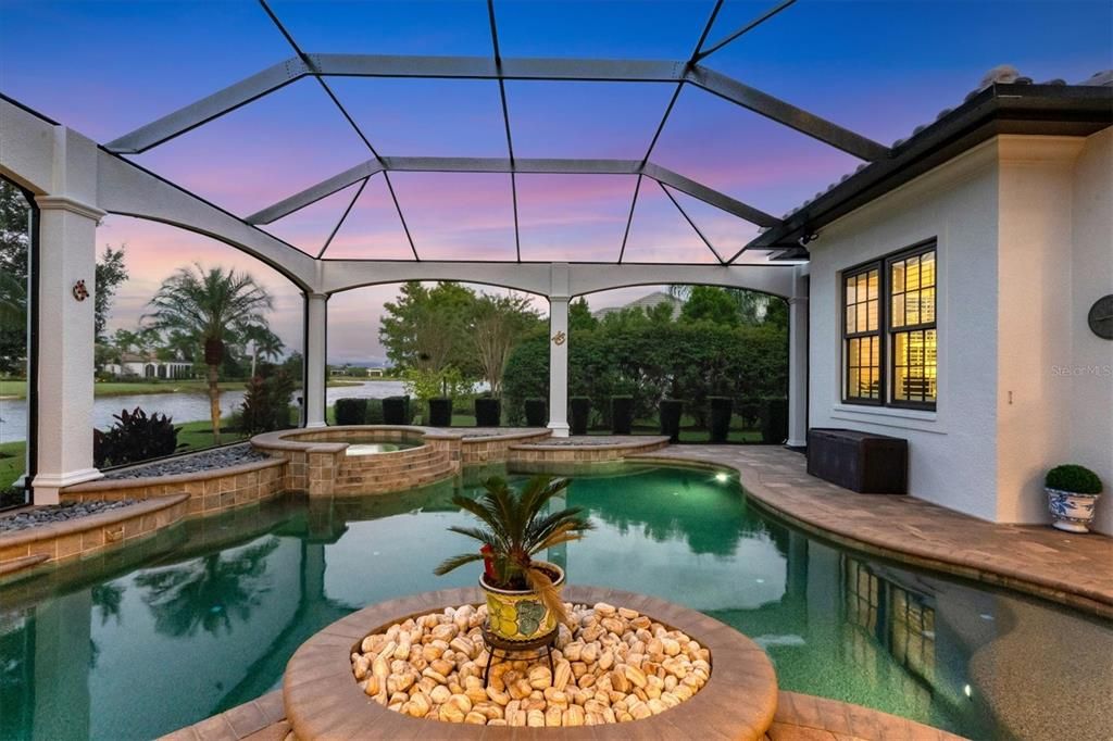 合同活跃: $2,650,000 (4 贝兹, 4 浴室, 4053 平方英尺)