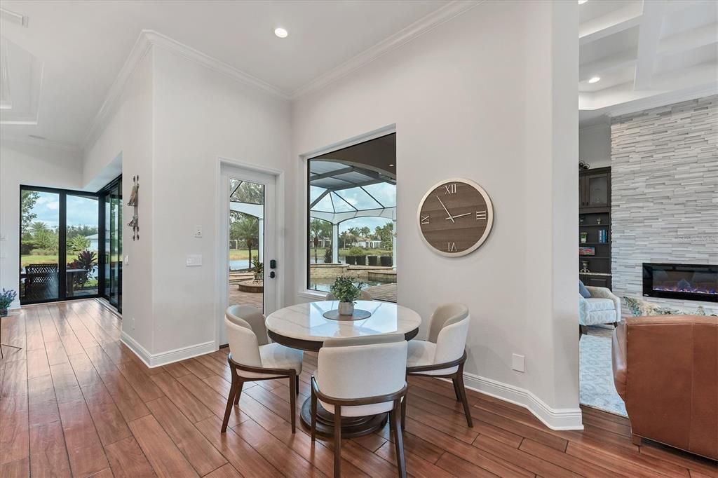 合同活跃: $2,650,000 (4 贝兹, 4 浴室, 4053 平方英尺)