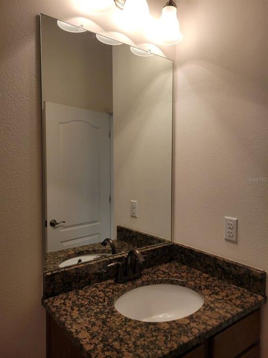 Activo con contrato: $3,200 (3 camas, 2 baños, 1776 Pies cuadrados)