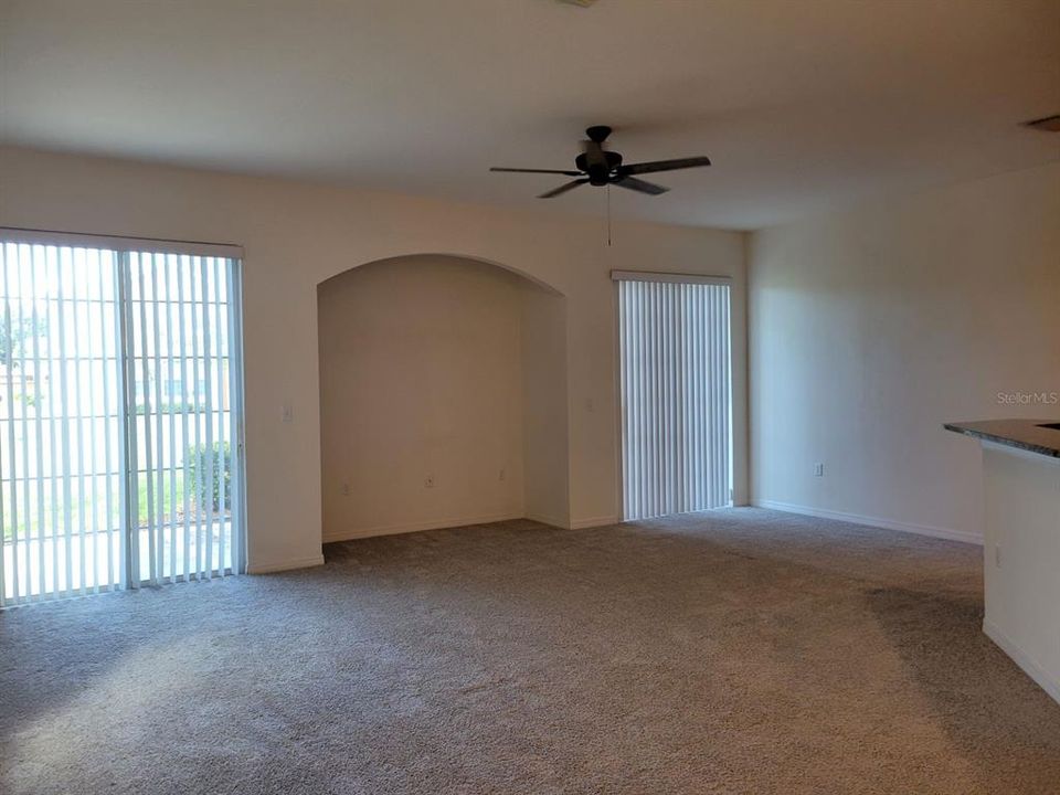 Activo con contrato: $3,200 (3 camas, 2 baños, 1776 Pies cuadrados)