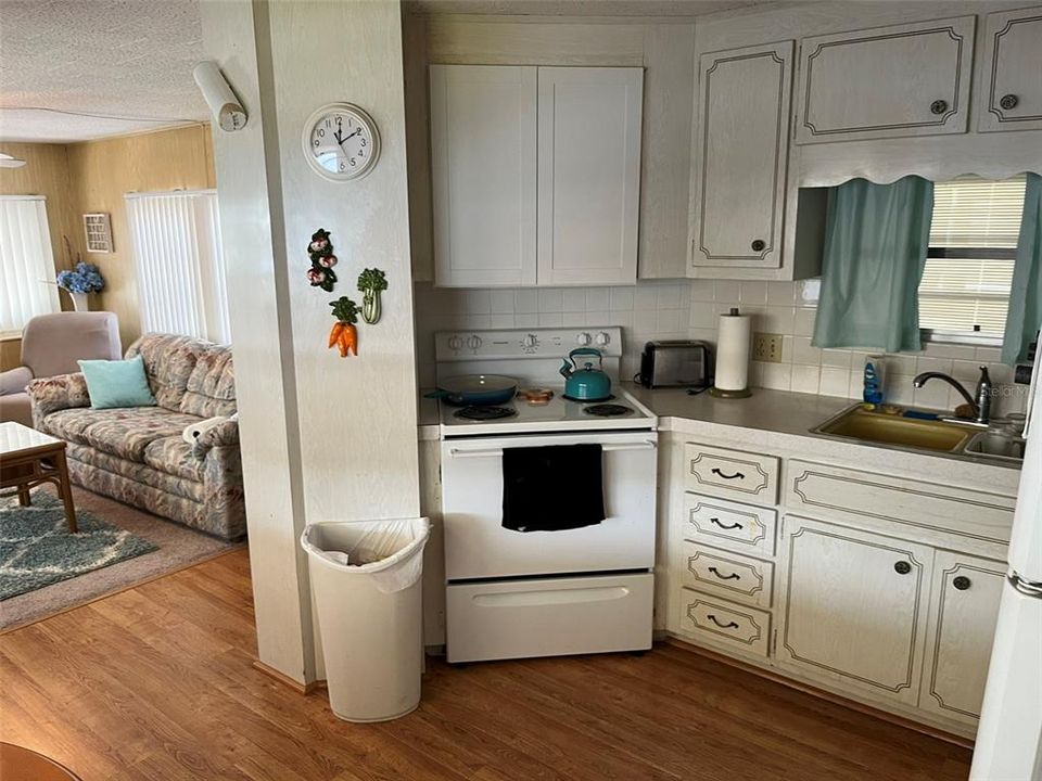 На продажу: $149,900 (1 спален, 1 ванн, 588 Квадратных фут)