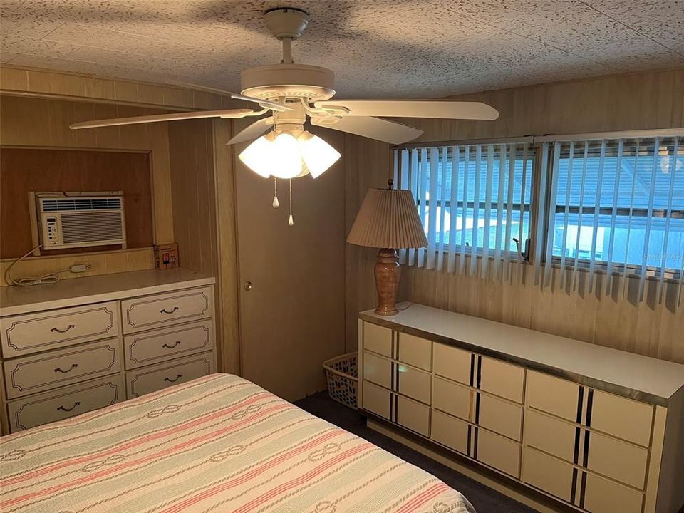 На продажу: $149,900 (1 спален, 1 ванн, 588 Квадратных фут)