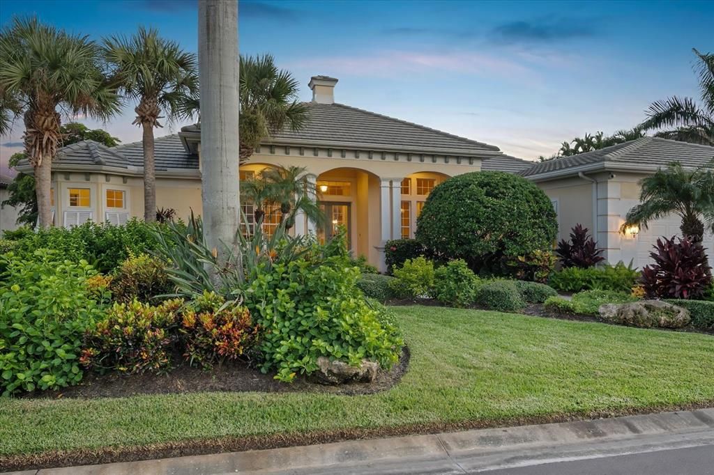 待售: $2,250,000 (4 贝兹, 3 浴室, 3350 平方英尺)