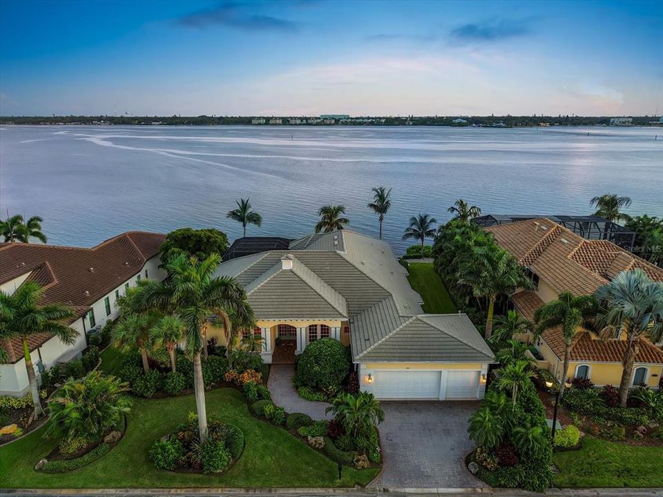 待售: $2,250,000 (4 贝兹, 3 浴室, 3350 平方英尺)