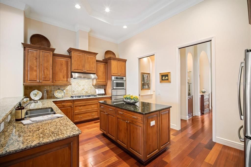 待售: $2,250,000 (4 贝兹, 3 浴室, 3350 平方英尺)