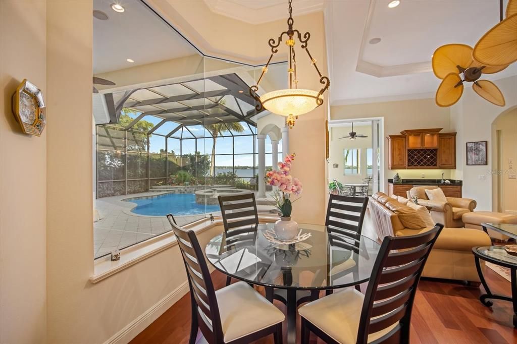 待售: $2,250,000 (4 贝兹, 3 浴室, 3350 平方英尺)