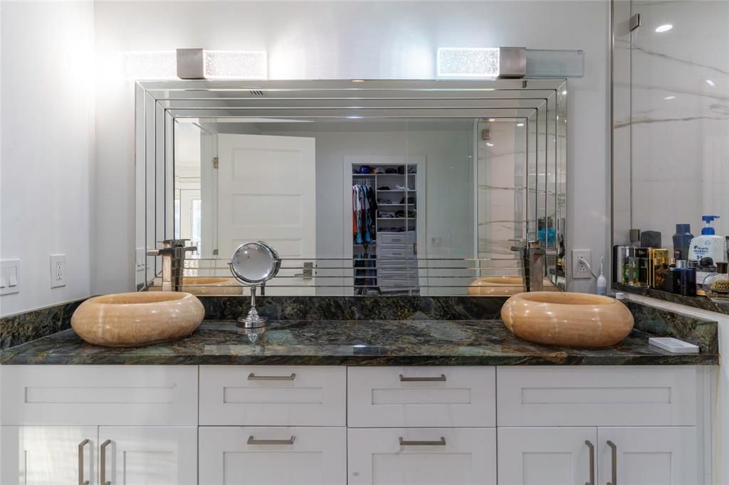 For Sale: $1,799,000 (3 beds, 2 baths, 2794 Square Feet)