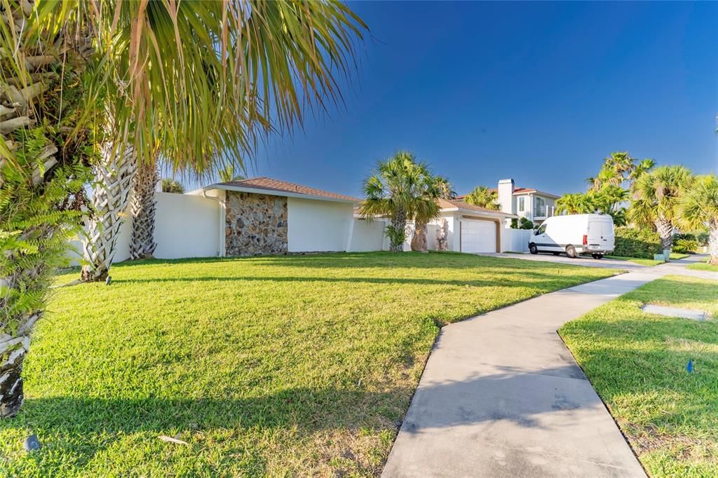 For Sale: $1,799,000 (3 beds, 2 baths, 2794 Square Feet)