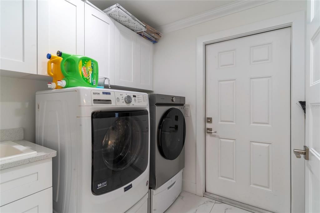 For Sale: $1,799,000 (3 beds, 2 baths, 2794 Square Feet)