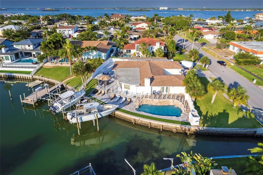 For Sale: $1,799,000 (3 beds, 2 baths, 2794 Square Feet)