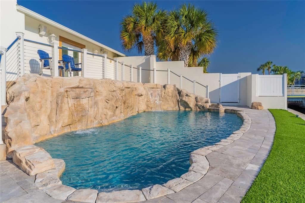 For Sale: $1,799,000 (3 beds, 2 baths, 2794 Square Feet)