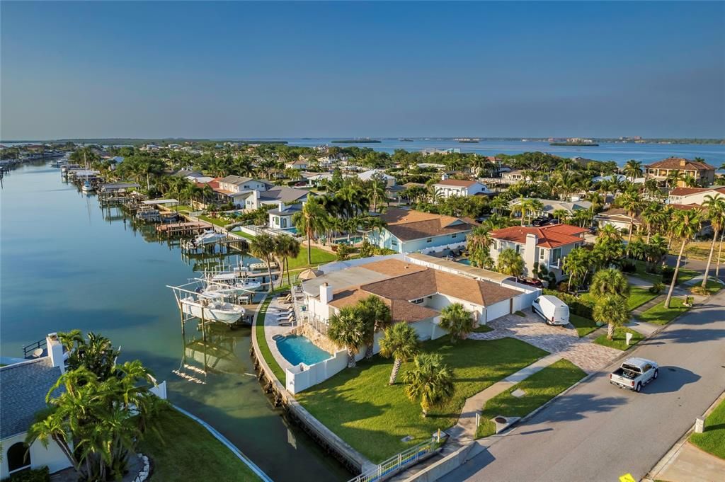 For Sale: $1,799,000 (3 beds, 2 baths, 2794 Square Feet)