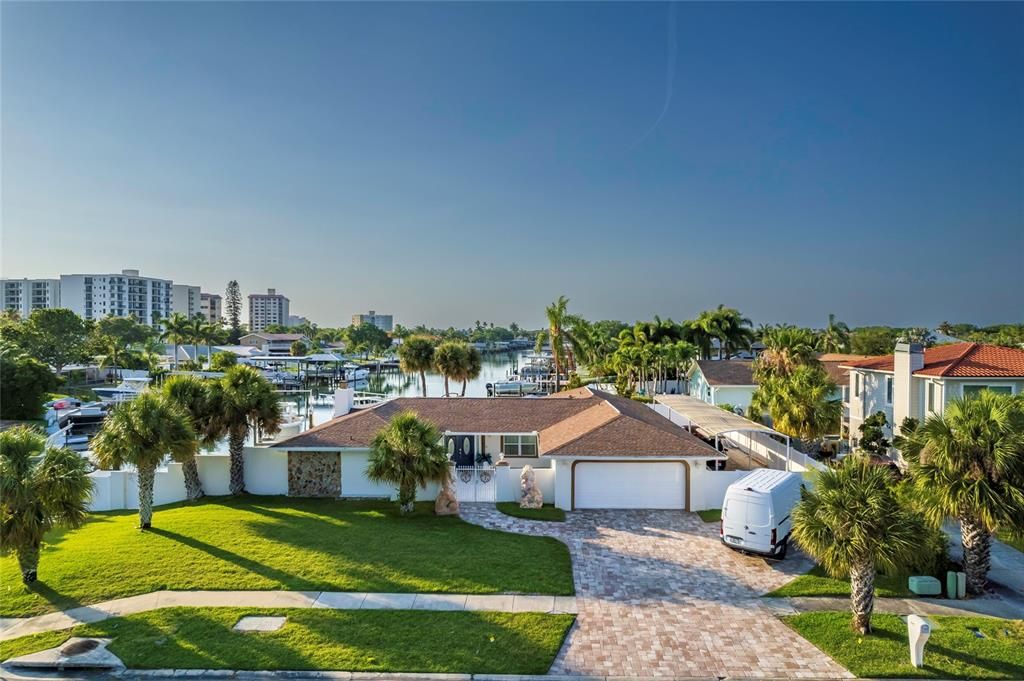 For Sale: $1,799,000 (3 beds, 2 baths, 2794 Square Feet)