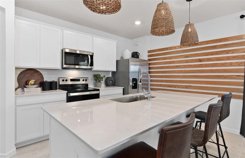 Active With Contract: $414,290 (3 beds, 2 baths, 1628 Square Feet)