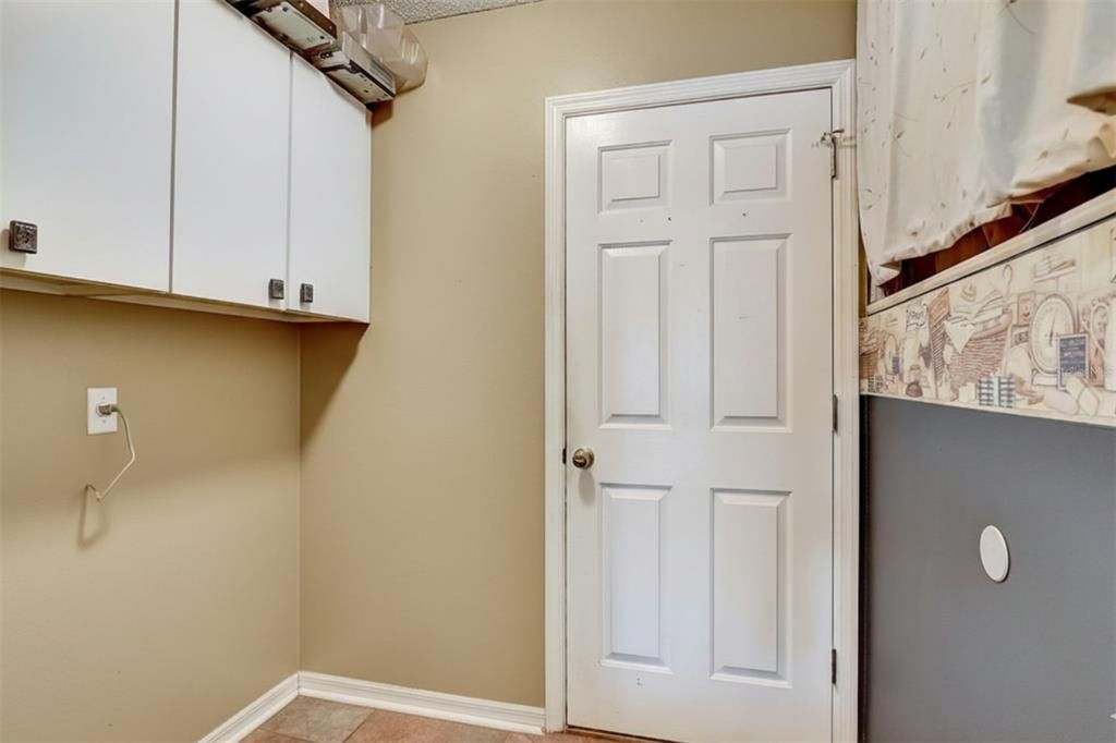 For Sale: $310,000 (3 beds, 2 baths, 1702 Square Feet)