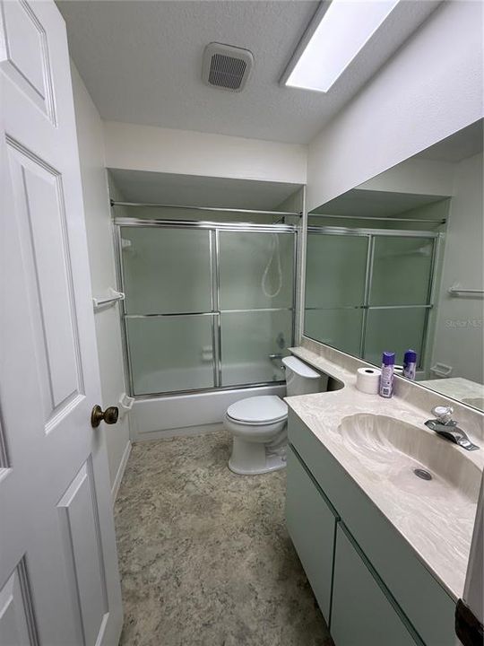 En Venta: $192,000 (3 camas, 2 baños, 1279 Pies cuadrados)